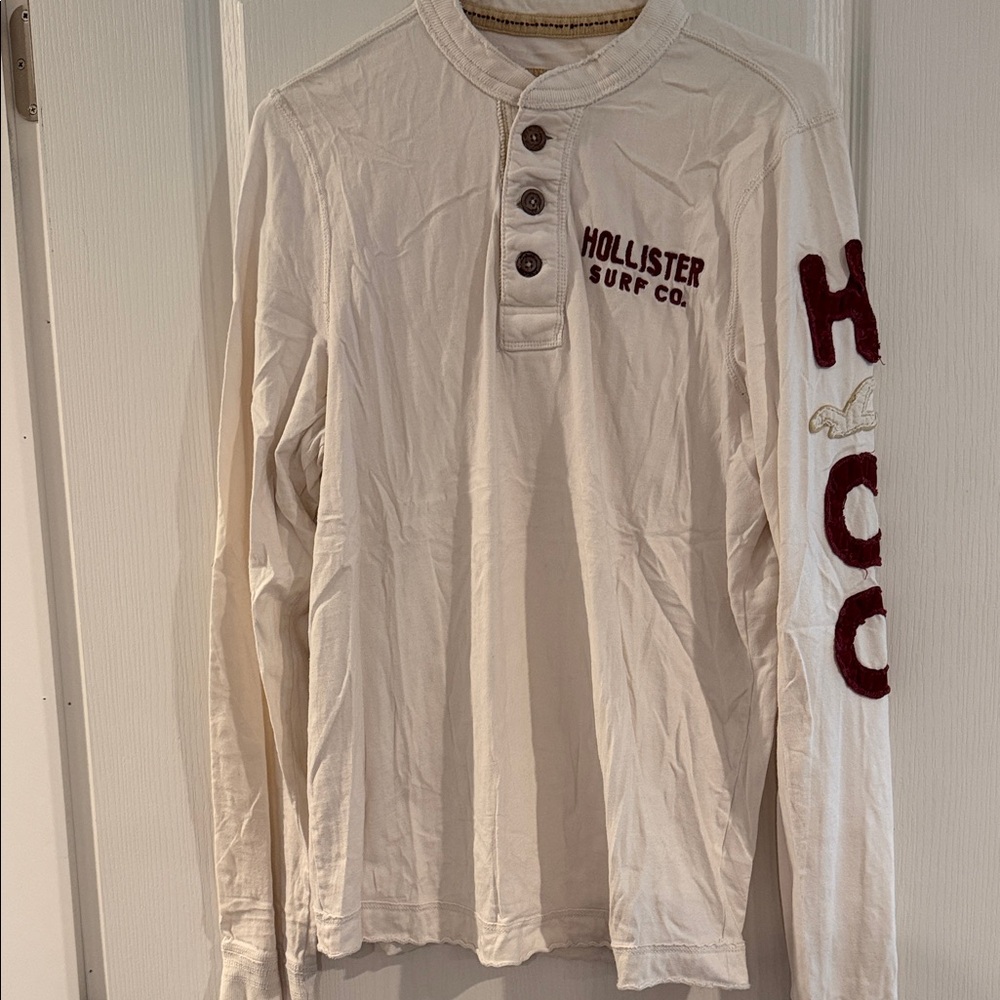 Hollister Men's Off-White Long Sleeve Tee